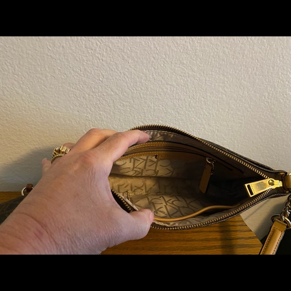 Michael Kors purses, wallet. CK purse and wristlet. EXCELLENT, Near new - Picture 6 of 10